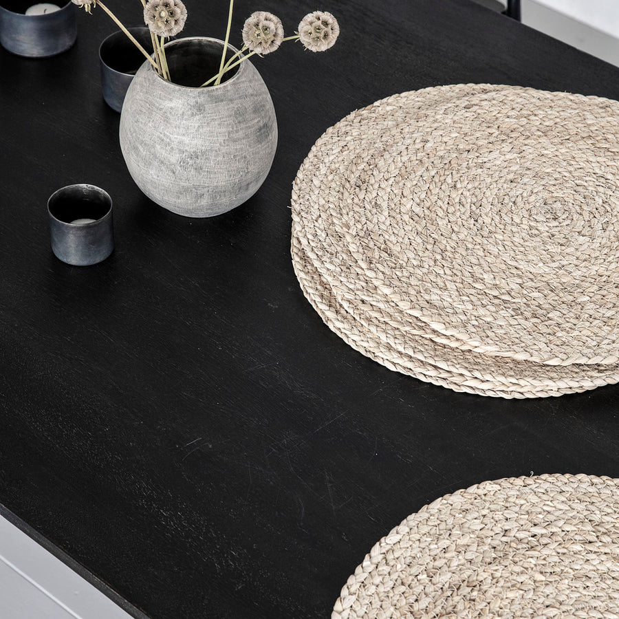 round placemats