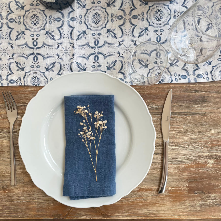 blue napkins