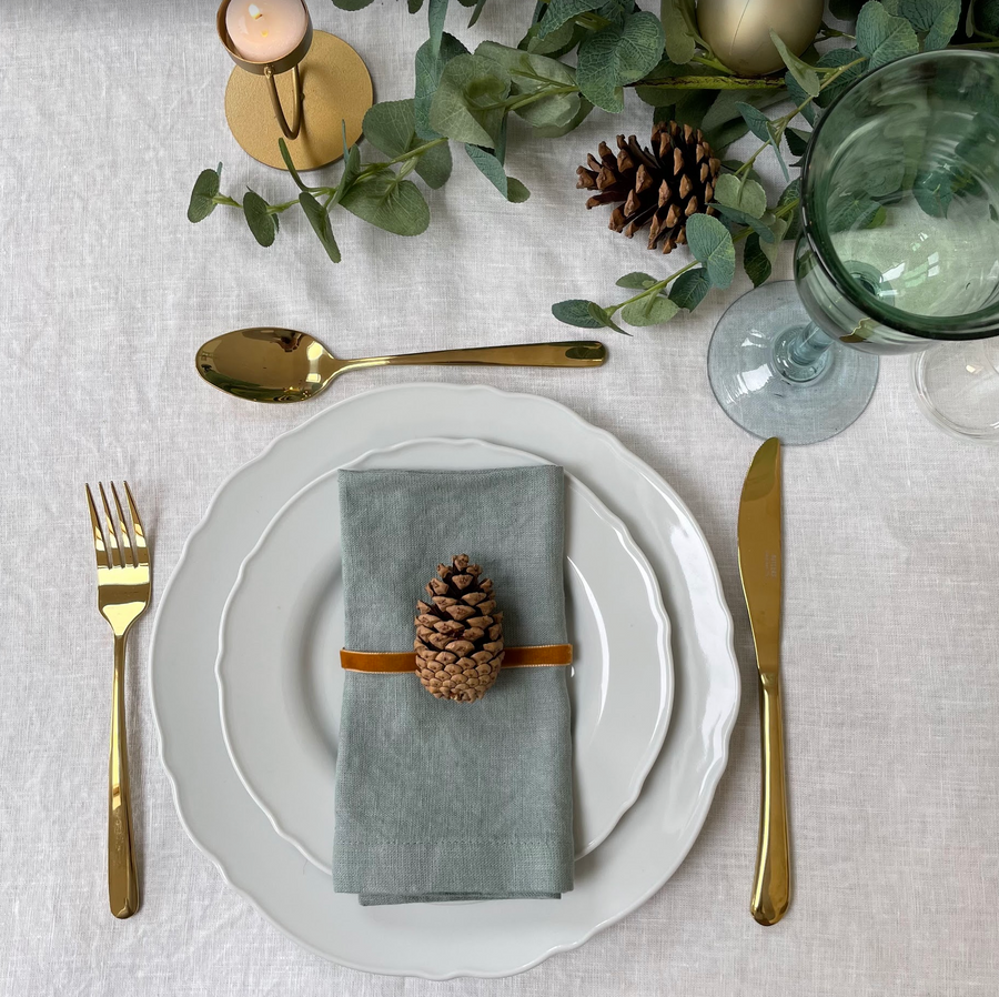 green table setting