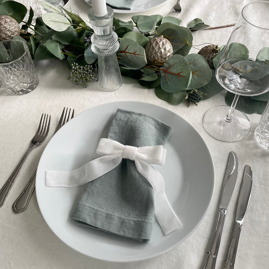 velvet white napkin bow
